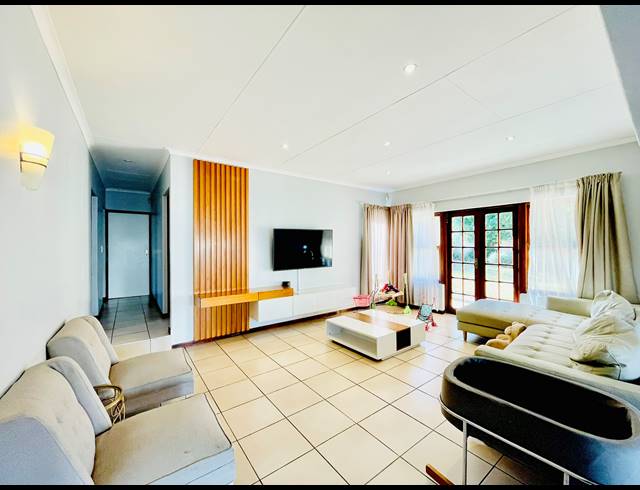 3 BEDROOM HOUSE FOR SALE IN KYALAMI HILLS